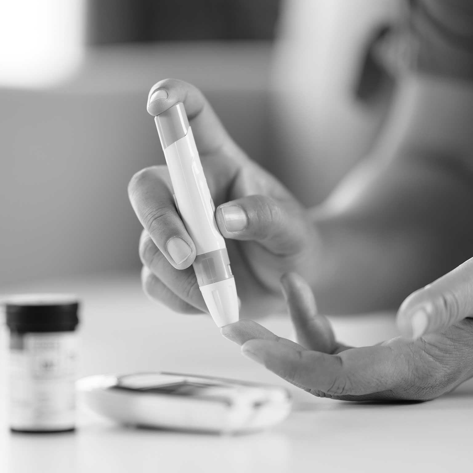 persona controlandose insulina